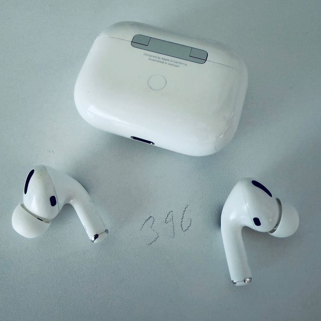 Apple Cuffie: Original Apple AirPods Pro 1 Gen. mit Wireless Ladecase – Usato da Basel venduto da MY.AIRPODS.SHOP 7
