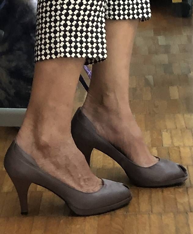 Scarpe da donna: Scarpe décolleté grigio argento – Usato da Riva San Vitale venduto da bau64 1