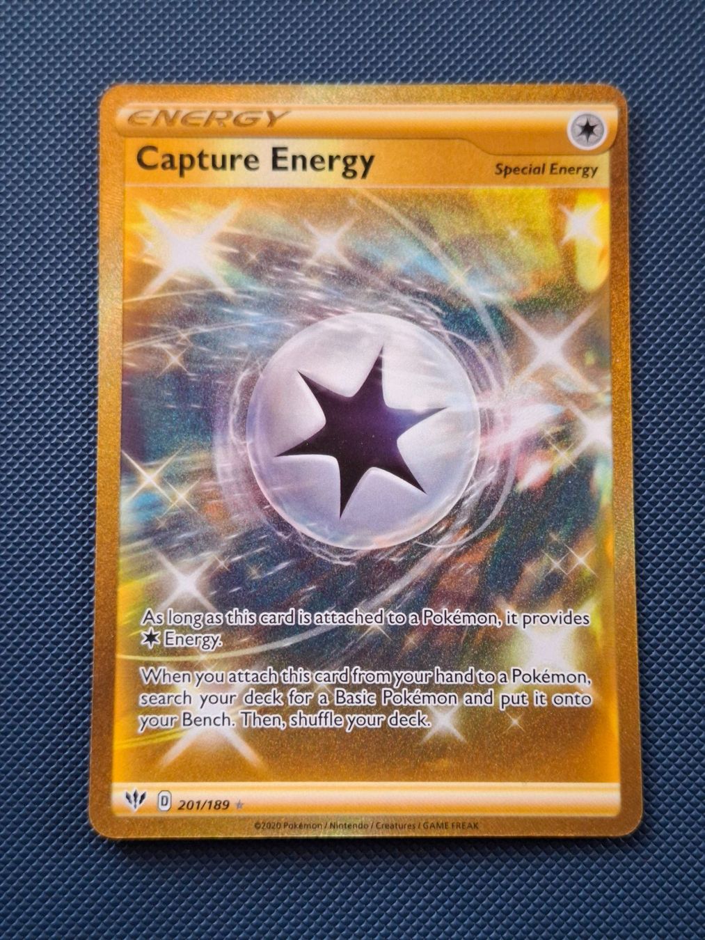 Pokémon Carte collezionabili: Pokemon Capture Energy 201/189 Darkness Ablaze – Nuovo (secondo la descrizione) da Gammen venduto da Karbax