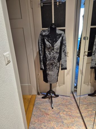 Elegantes Kleid mit Blazer, Grösse S RINASCIMENTO dolce vita