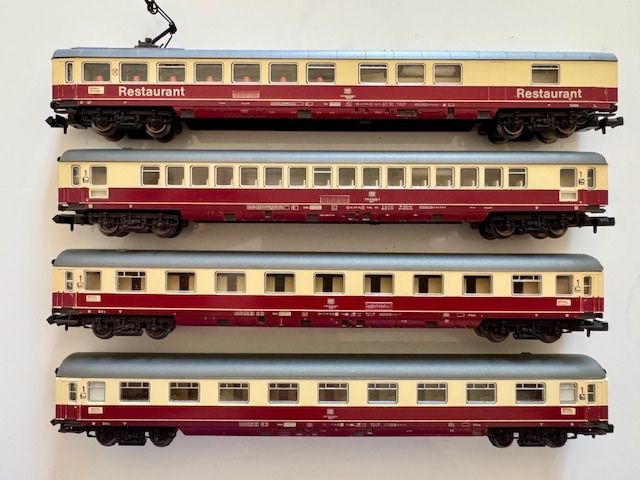 Arnold Modellini di ferrovie: IC DB Personenwagen – Usato da Clarens venduto da toutrouge 1