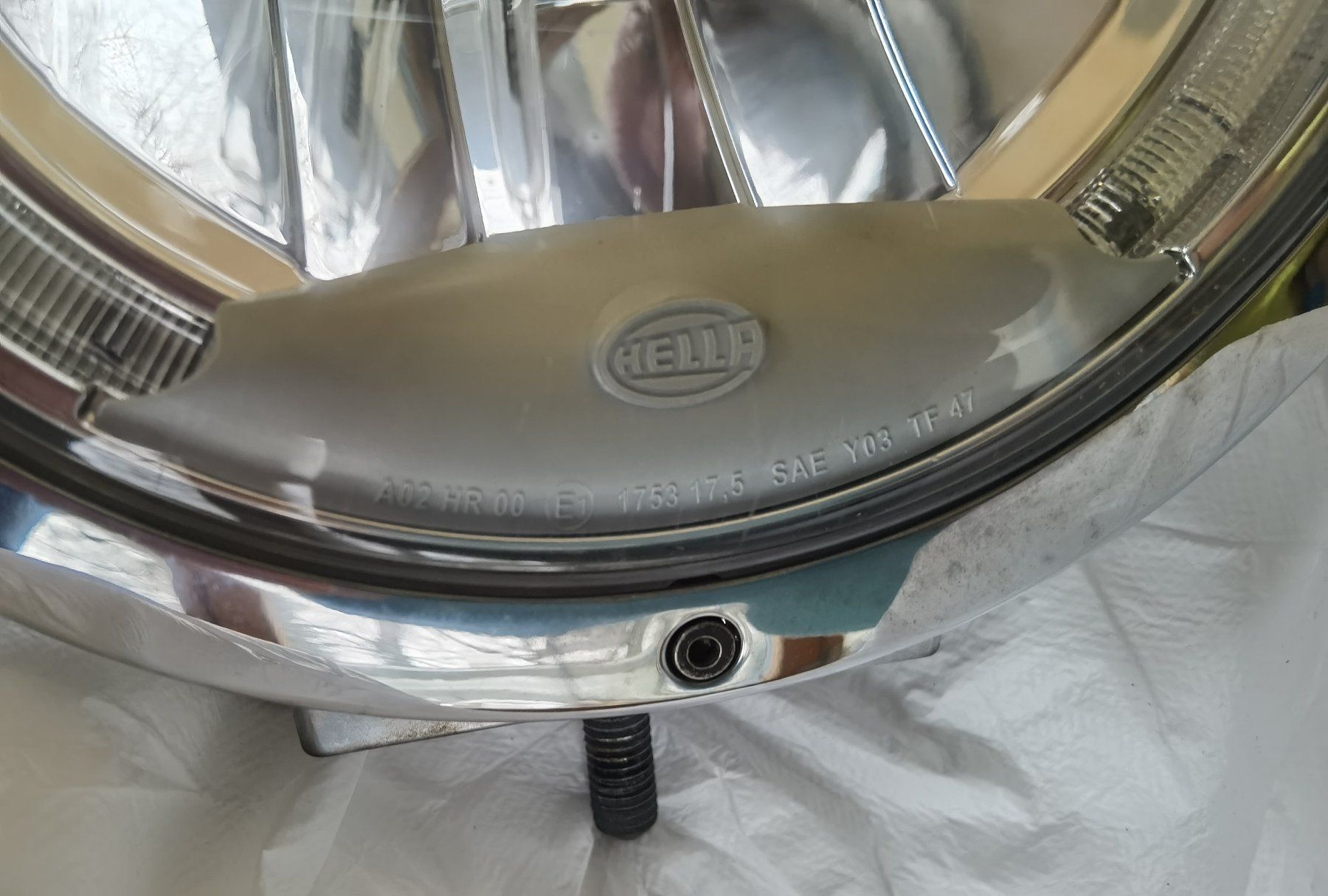 Hella Fari: Hella Fern- Scheinwerfer Luminator Chromium Celis – Usato da Cressier FR venduto da harpi 3