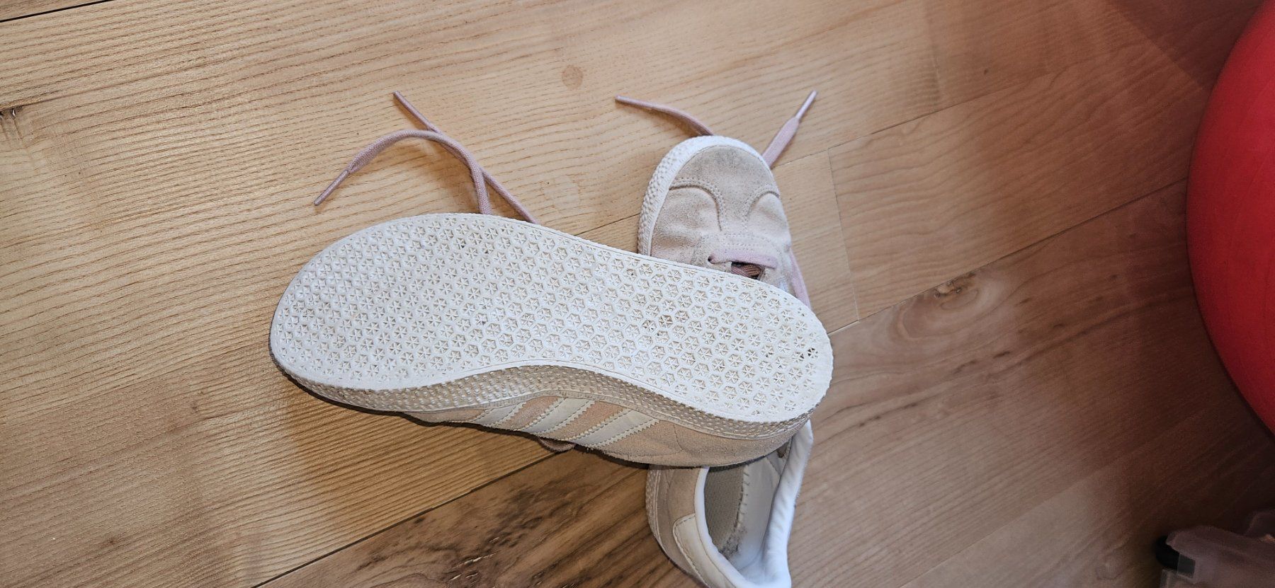 Adidas Chaussures filles: Adidas  gr 34 – D'occasion à Zell ZH par gscho 2