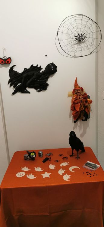 DOKRIN 100-teilige Halloween-Spinnen | Grusel-Dekoration Für Haus & Garten | Realistische Kunstspinnen