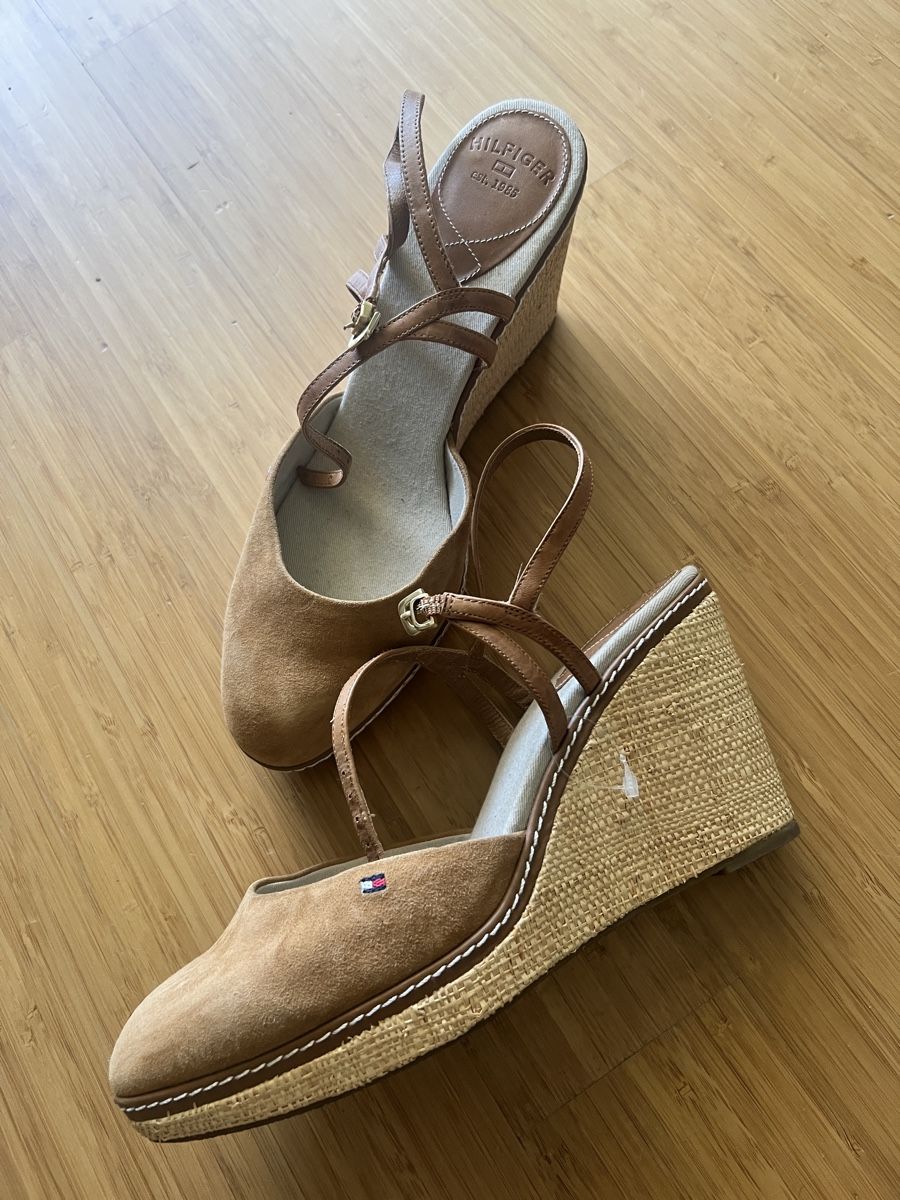 Tommy Hilfiger Scarpe da donna: Escarpins compensés Tommy Hilfiger cuir - 41 – Nuovo (secondo la descrizione) da Nyon venduto da ikel78 1