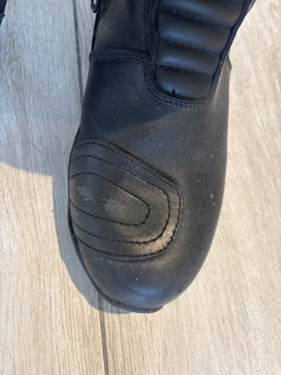 Scarpe da donna: Gebrauchte Motorradstiefel Gr.39, Schwarz – Usato da Feuerthalen venduto da geo_5dk5 3