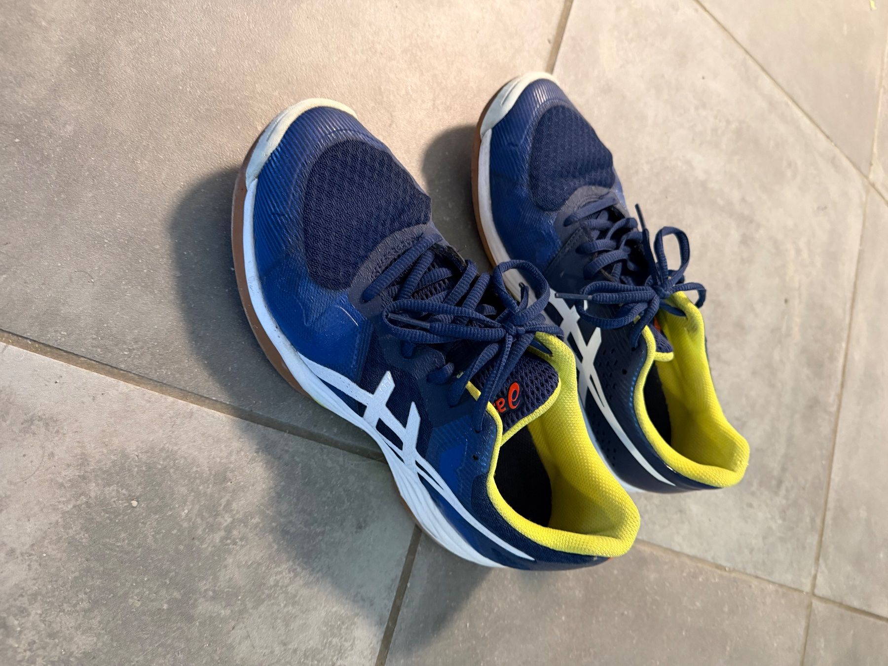 Asics Chaussures hommes: Asics Sportschuhe Gr.41,5 – D'occasion à Winterthur par flyingmatt 1