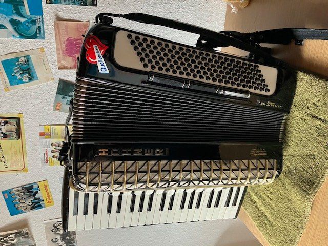 Hohner Musikinstrumente: Accordeon – Gebraucht aus Au SG von wuestenjaeger 1