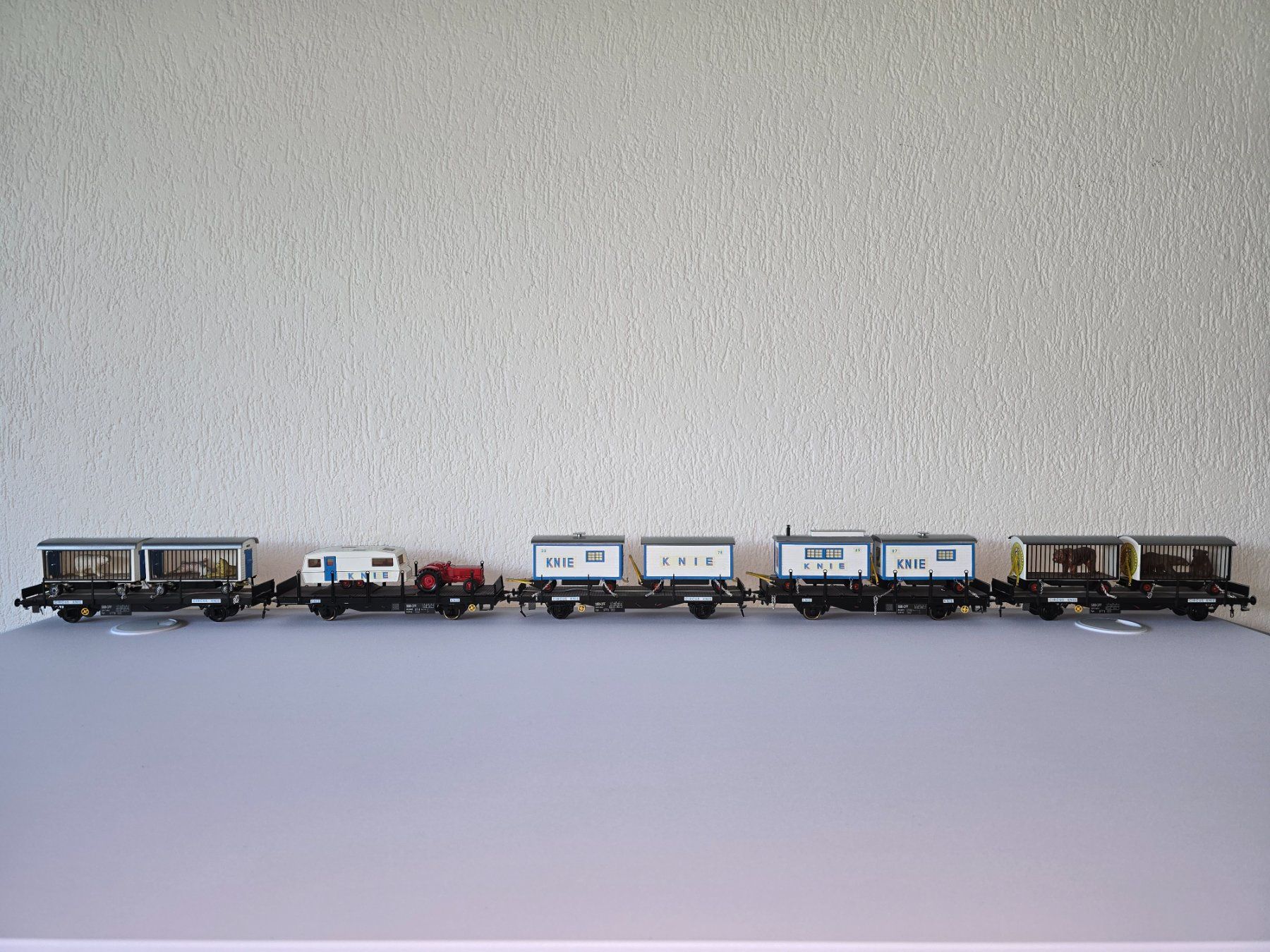 Modelleisenbahnen: Circus Knie, Hermann, Webtrain, Hag, Buco,  2 Leiter  = – Gebraucht aus Kloten von Nicola2 6