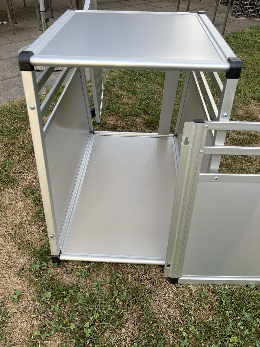 Swisspet Cages, transport & sécurité: Hunde Autobox von Siwsspet – D'occasion à Dorf par Leony22 8