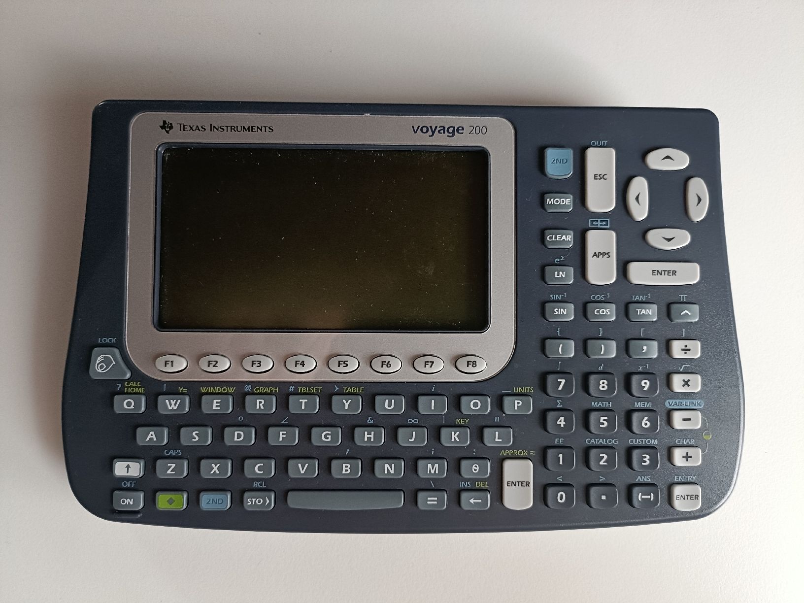 Texas Instruments Taschenrechner: Texas Instruments TI 89 Titanium Voyage 200 – Gebraucht aus Ebikon von Thebs