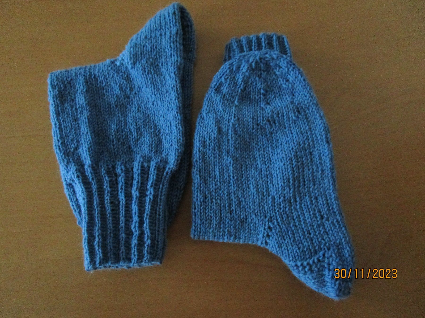 Calze: handgestrickte Socken Gr. 37 – Nuovo (secondo la descrizione) da Ursenbach venduto da gruenblau 2