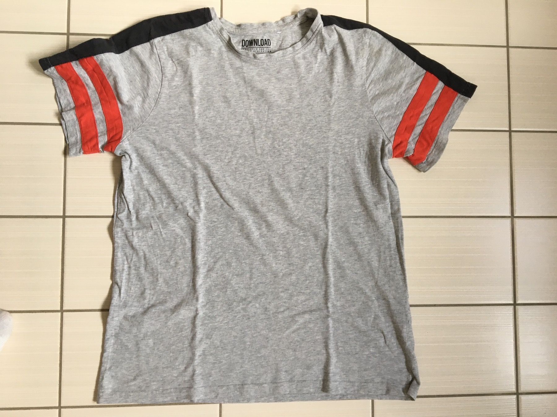 Camicie, T-shirt & Polo: T-Shirt 176 – Usato da Arth venduto da Vrecam51