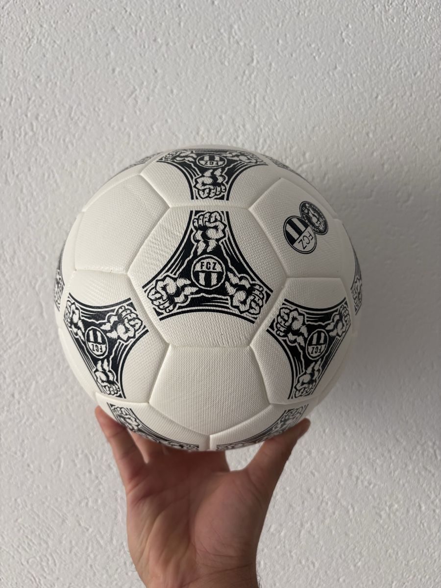 Bälle: FCZ Südkurve Offizieller Ball – Neu (gemäss Beschreibung) aus Elgg von Ermir17 1