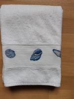 Serviette de douche brodée