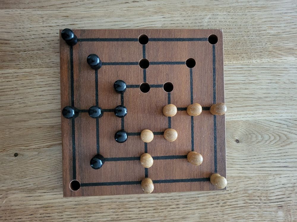 Giochi: Brettspiel Mühle aus Holz – Usato da Waltenschwil venduto da creativeline