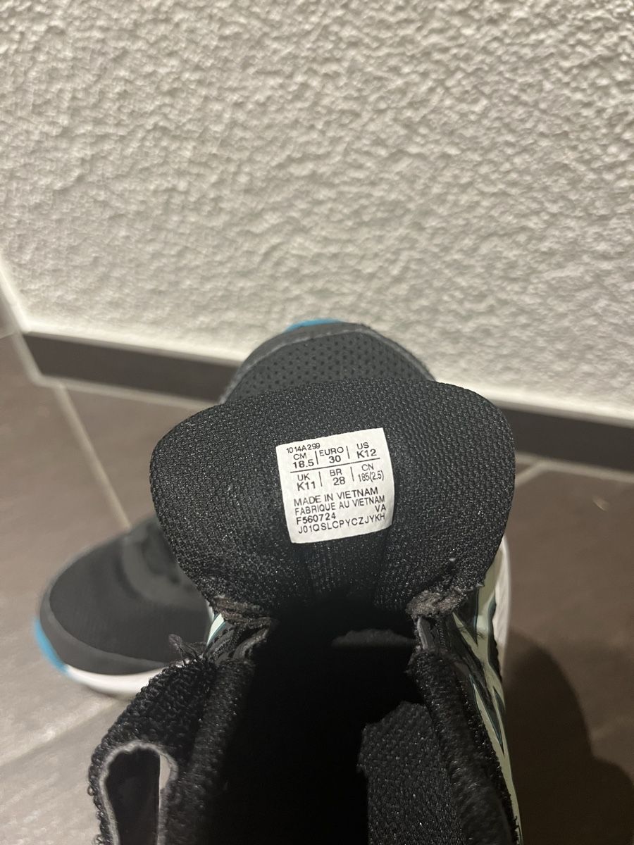 Asics Scarpe per ragazzi: ASICS Laufschuhe - Kinder Grosse 30 – Usato da Ehrendingen venduto da emm_7d8k 3