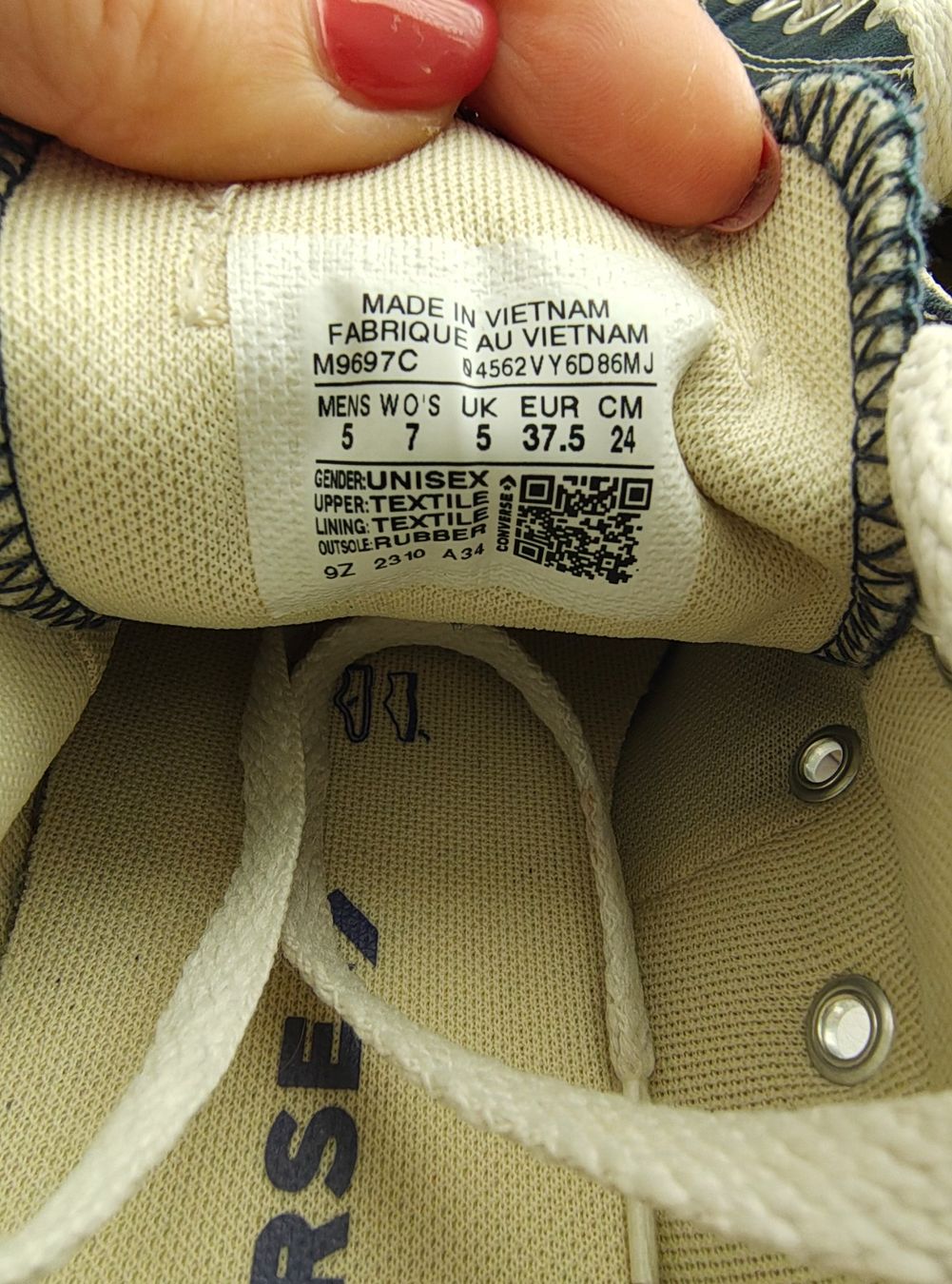 Converse Scarpe da uomo: Dunkelblaue Converse Schuhe gr 37.5 – Usato da Winterthur venduto da Husakeva 3
