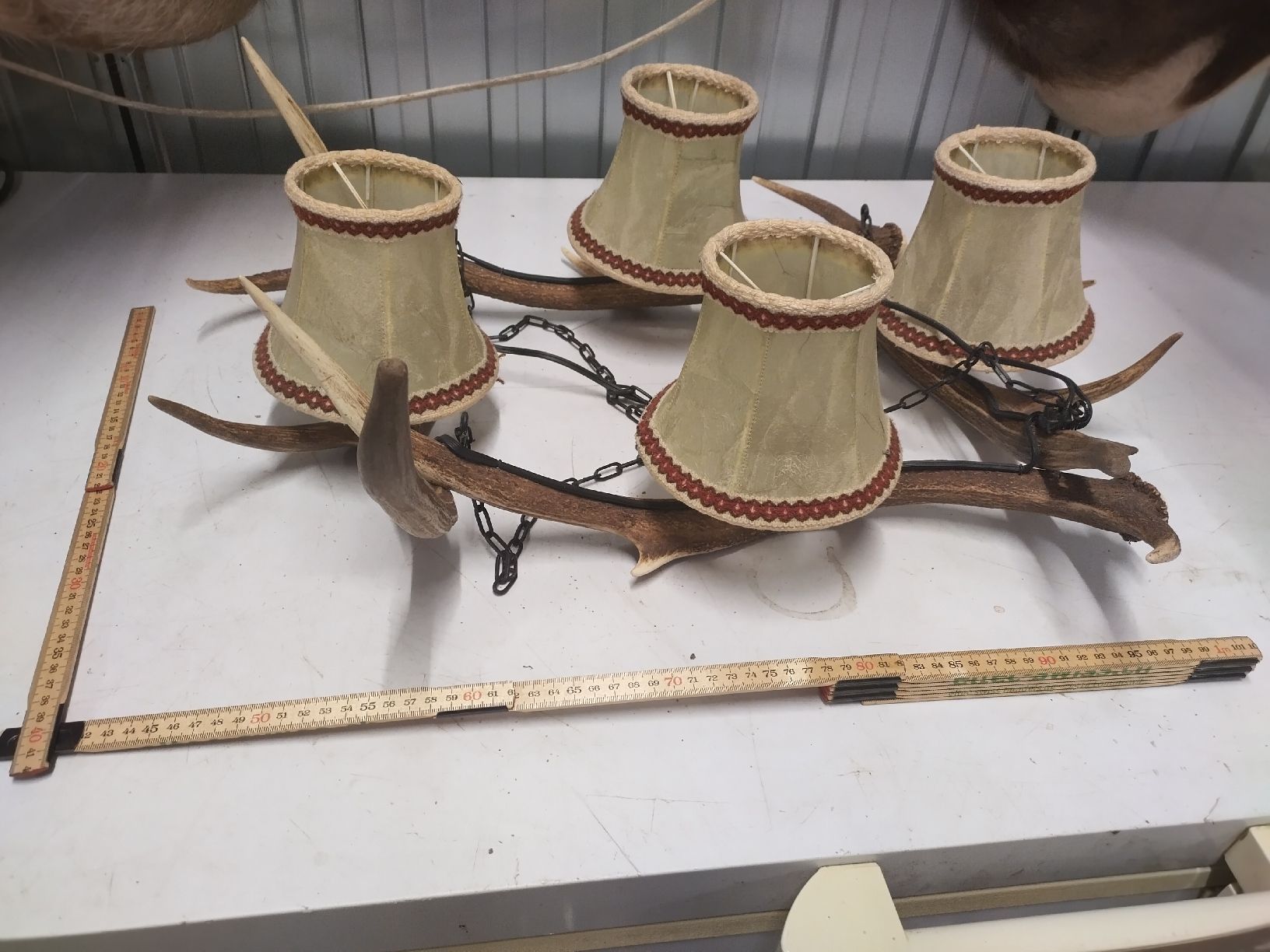 Il mondo degli animali: Rustikale Hirschgeweih Lampe - Stimmungsvolles Licht! – Usato da Wettingen venduto da Bwalti 1