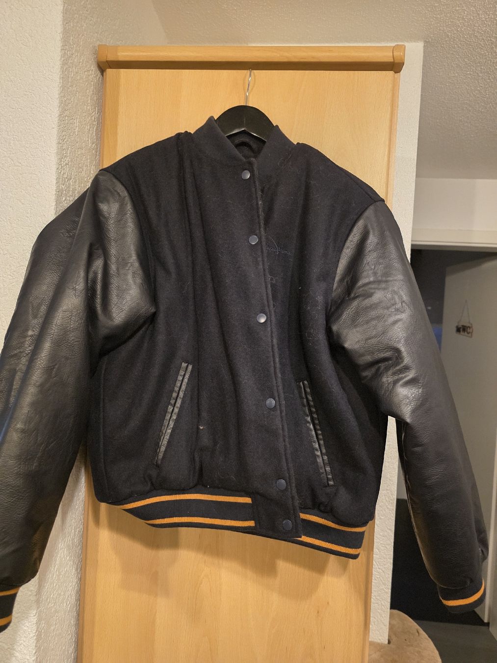 Pepe Jeans Jacken: Jacke – Gebraucht aus Visp von san_d7s8