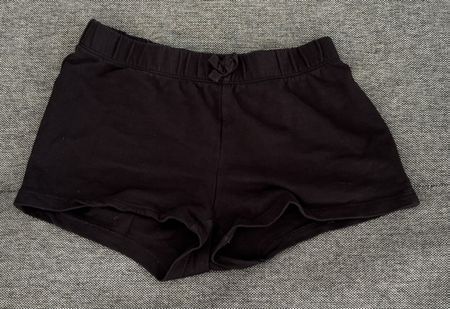 Schwarze Shorts, Grösse 116