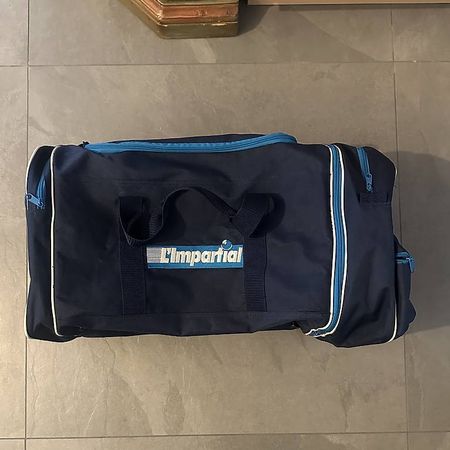 Grand sac voyage sport, L’impartial.