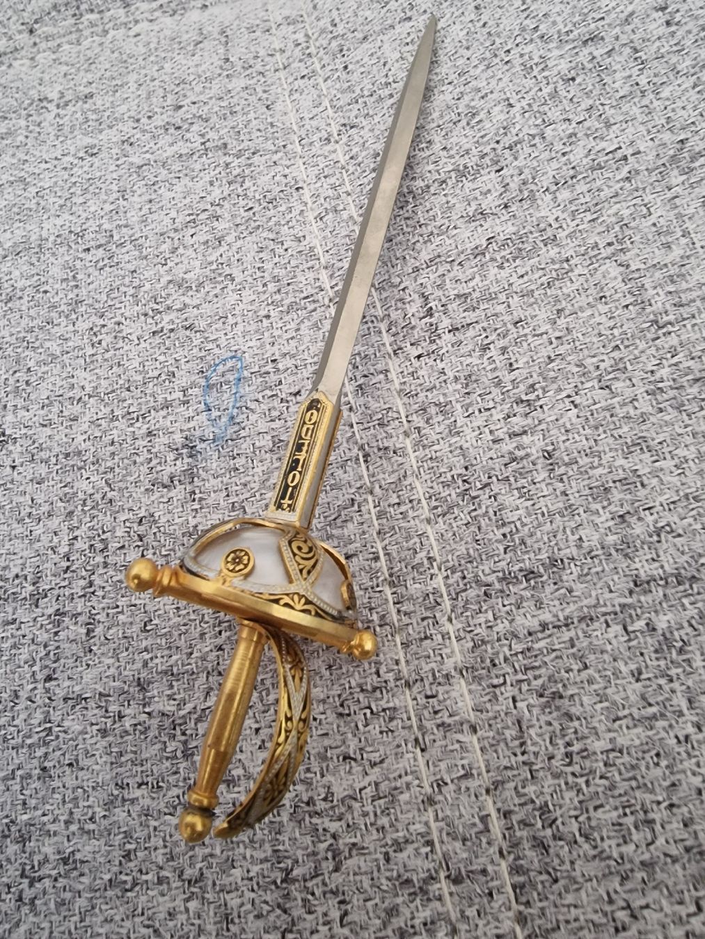 Sonstiger Bürobedarf: ancienne coupe papier  – Gebraucht aus La Chaux-de-Fonds von Ric_m628