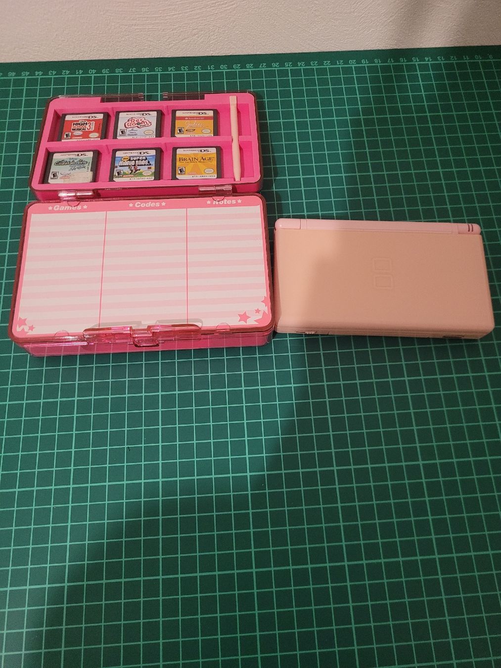 Nintendo Console: Nintendo DS Lite Pink Bundle with Games and Case! – Usato da Meyrin venduto da Retro-GZ 5