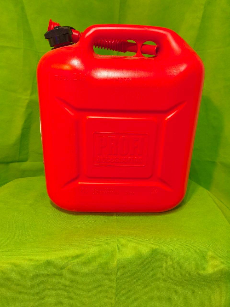 Taniche per benzina: Gebrauchte Kraftstoff Kanister 20L – Usato da Bassersdorf venduto da antikvintage