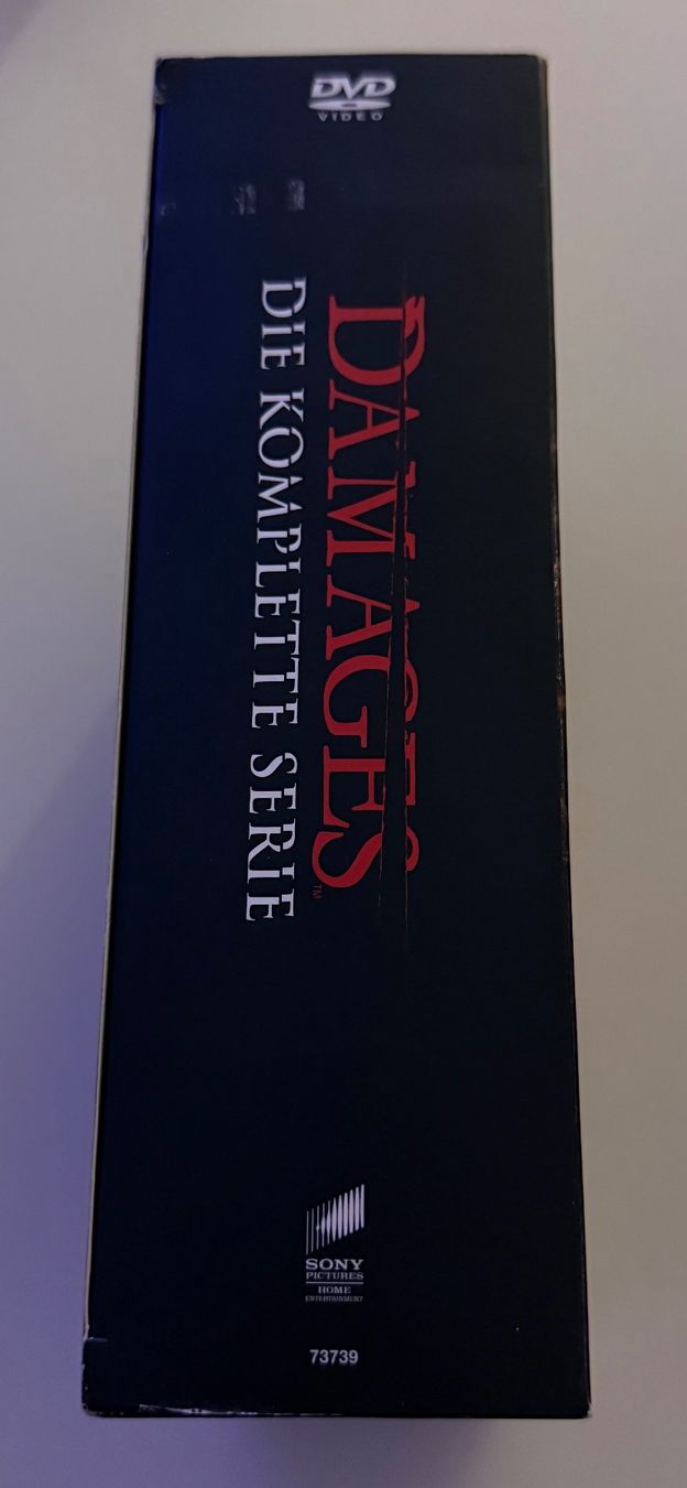 Tutti i DVDs: Damages - Die komplette Serie DVD Box – Nuovo (secondo la descrizione) da Altstätten SG venduto da sheamus 2