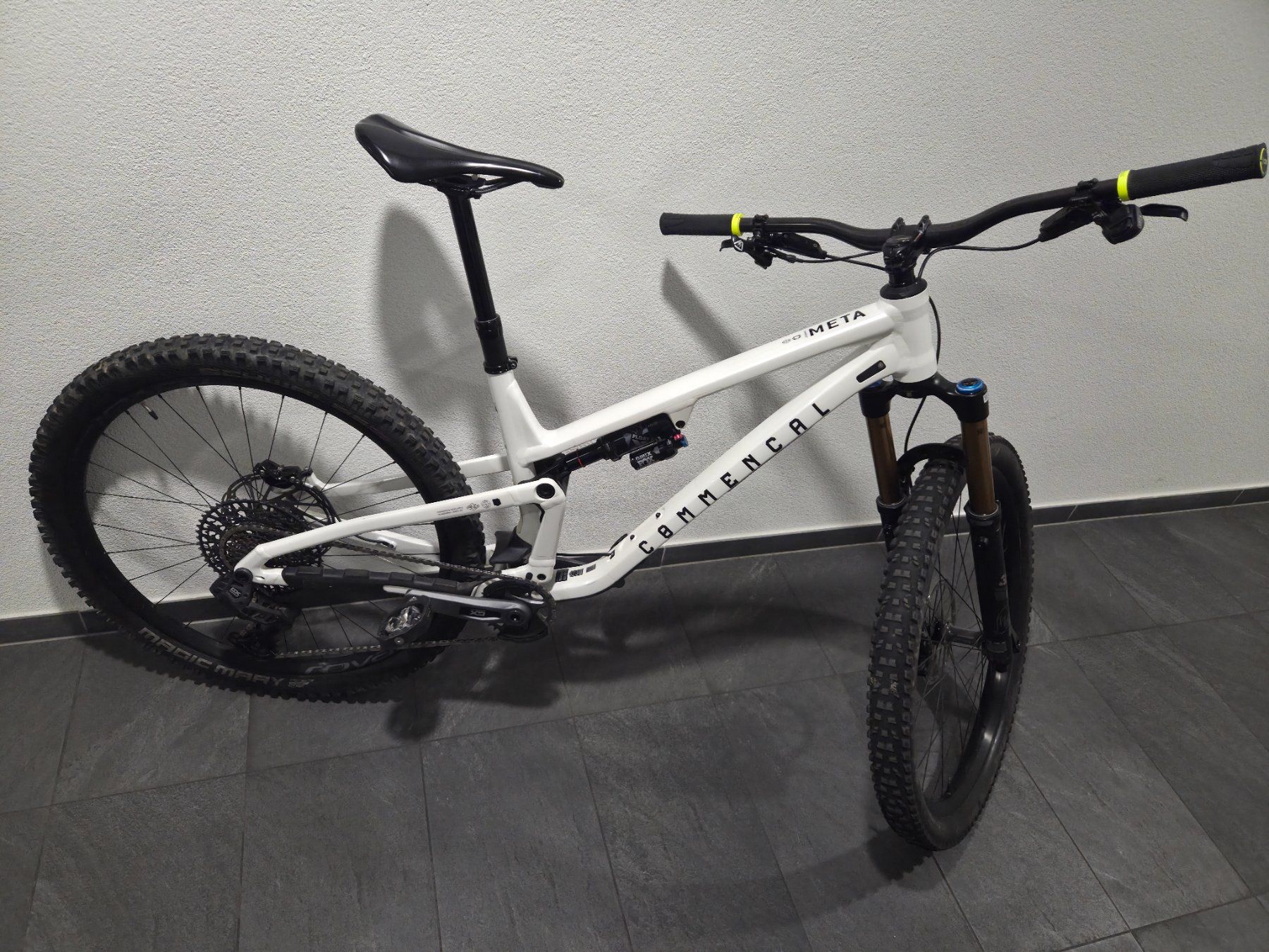 Commencal Biciclette: Commencal meta V5 Size L, VTT – Usato da Bulle venduto da iwa_snz5