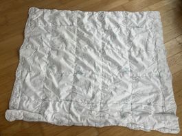 Baby Bettdecke weiss mit Sternenmuster, 110 x 125 cm