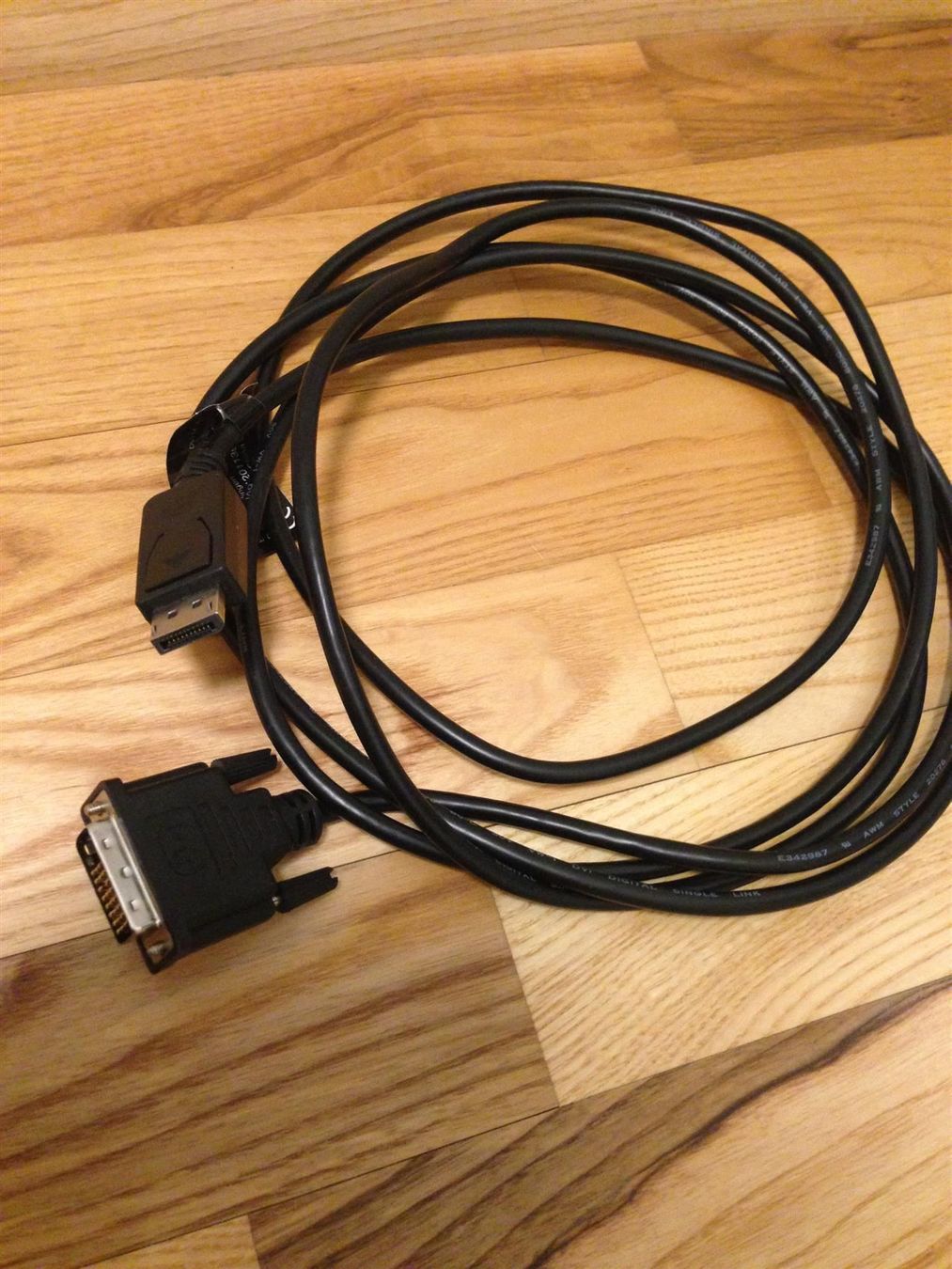 Cavi: DisplayPort-Stecker - DVI-D ,  3 Meter – Usato da Wettswil bei Zürich venduto da Trubarus 1
