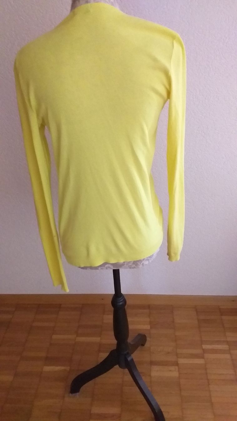 Jacken: Strickjacke  – Gebraucht aus Wünnewil von 04Blume 2