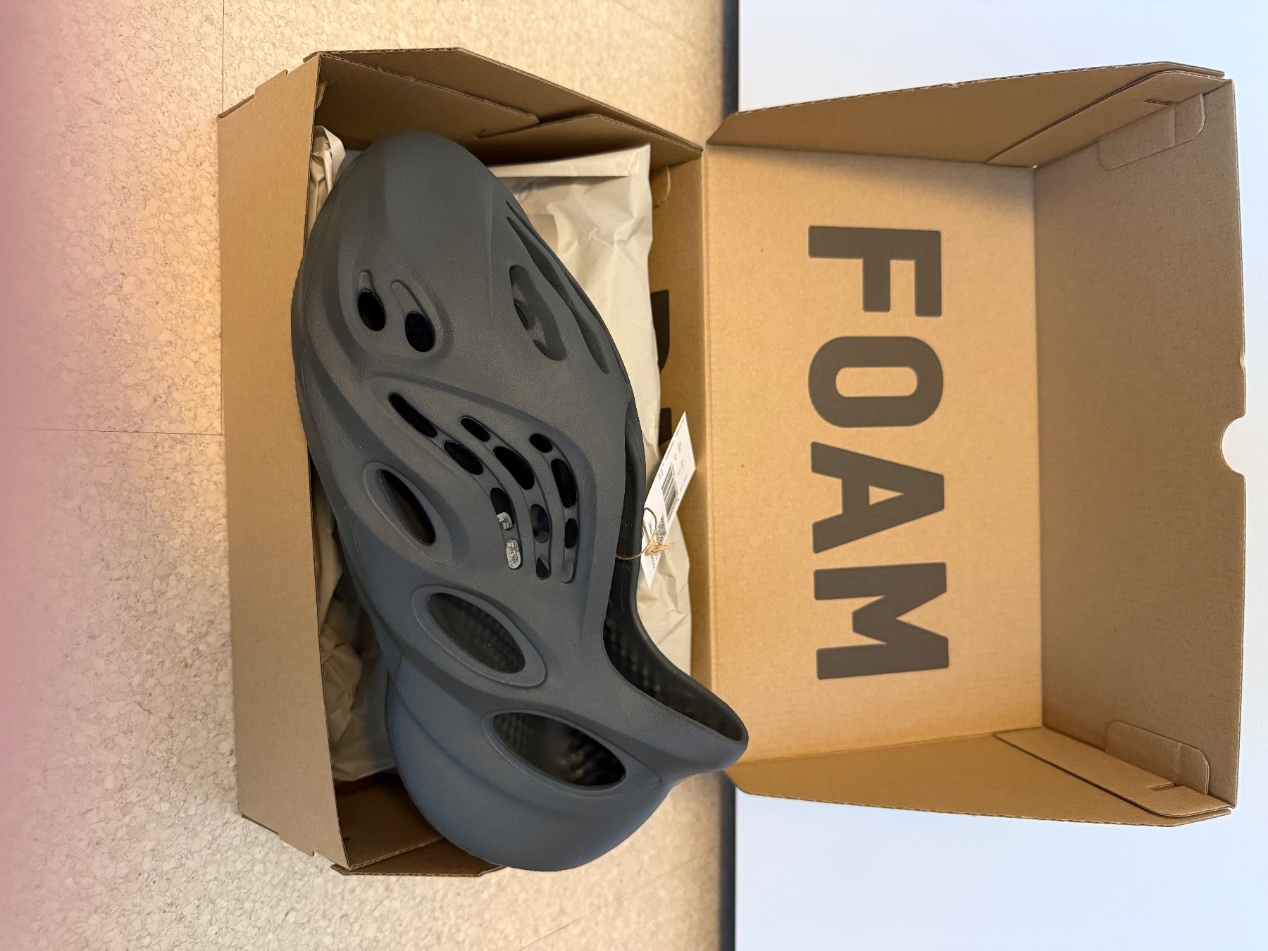 Scarpe da uomo: Yeeyz FOAM RNR Size 9 – Nuovo e nell'imballaggio originale da Bonaduz venduto da flula03 1