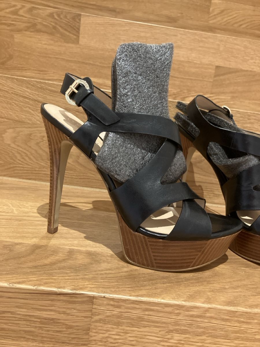 Guess Scarpe da donna: Guess Schuh Gr39 – Nuovo (secondo la descrizione) da Wermatswil venduto da Nahele 3