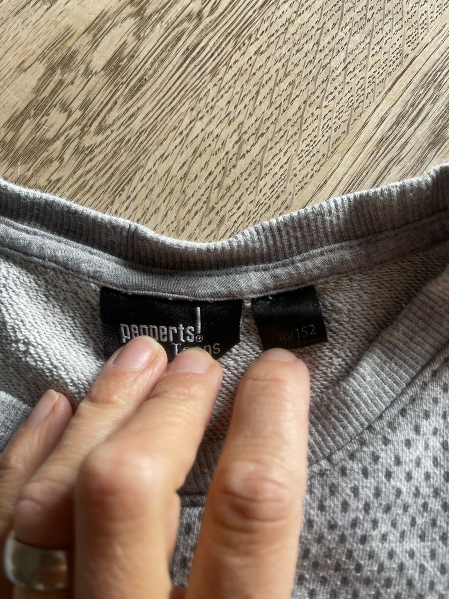 Pulls et sweat-shirts: Pulli Gr. 146/152 – D'occasion à Münsingen par MCMLXXXI 1