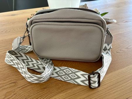 Schicke Crossbody-Bag / Grau