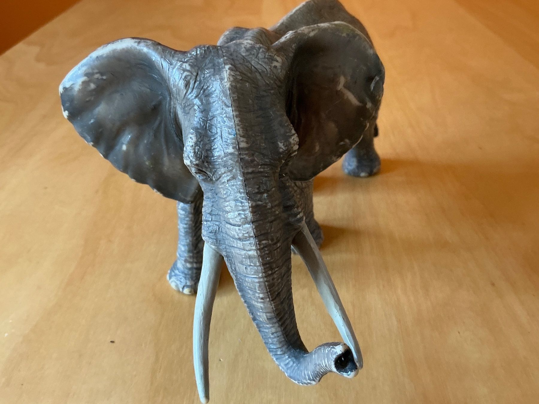 Schleich Figuren: Grosser Elefant von Schleich – Gebraucht aus Bern von Sistakaiman