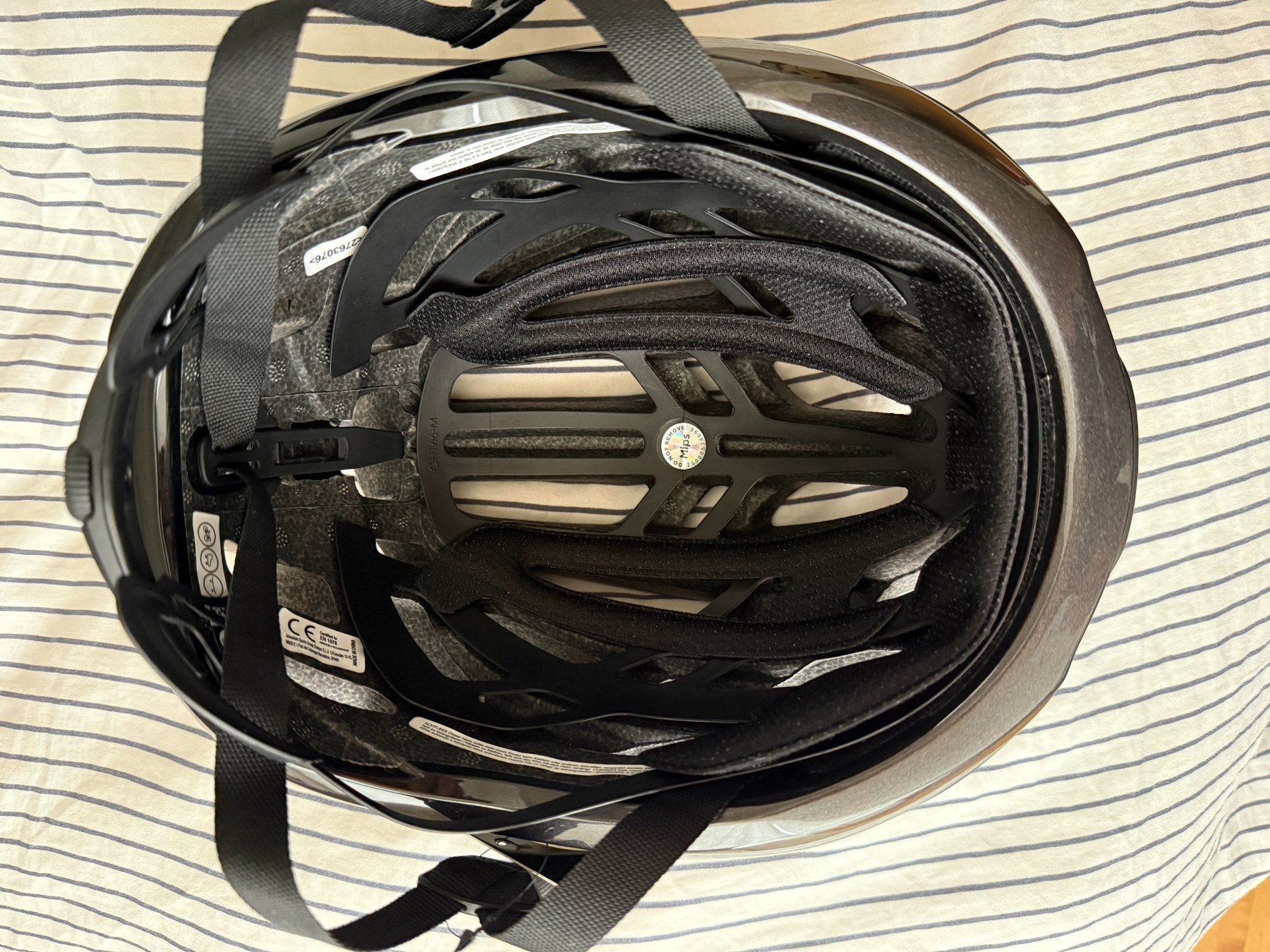 Helme: Giro Agilis MIPS Grösse M, schwarz – Neu und originalverpackt aus Volketswil von Bumambu 3
