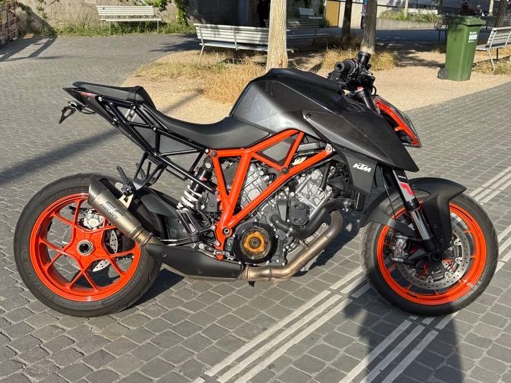 KTM Route: KTM Superduke 1290 R – D'occasion à Zürich par LonG_