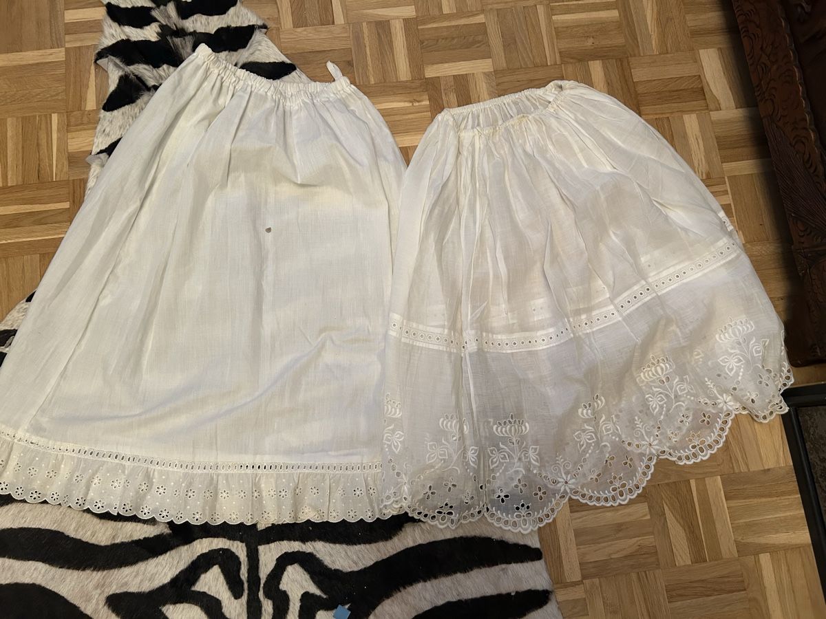 Altra biancheria intima: Zwei Vintage Unterröcke Baumwolle – Usato da Birsfelden venduto da Exclusivity 1