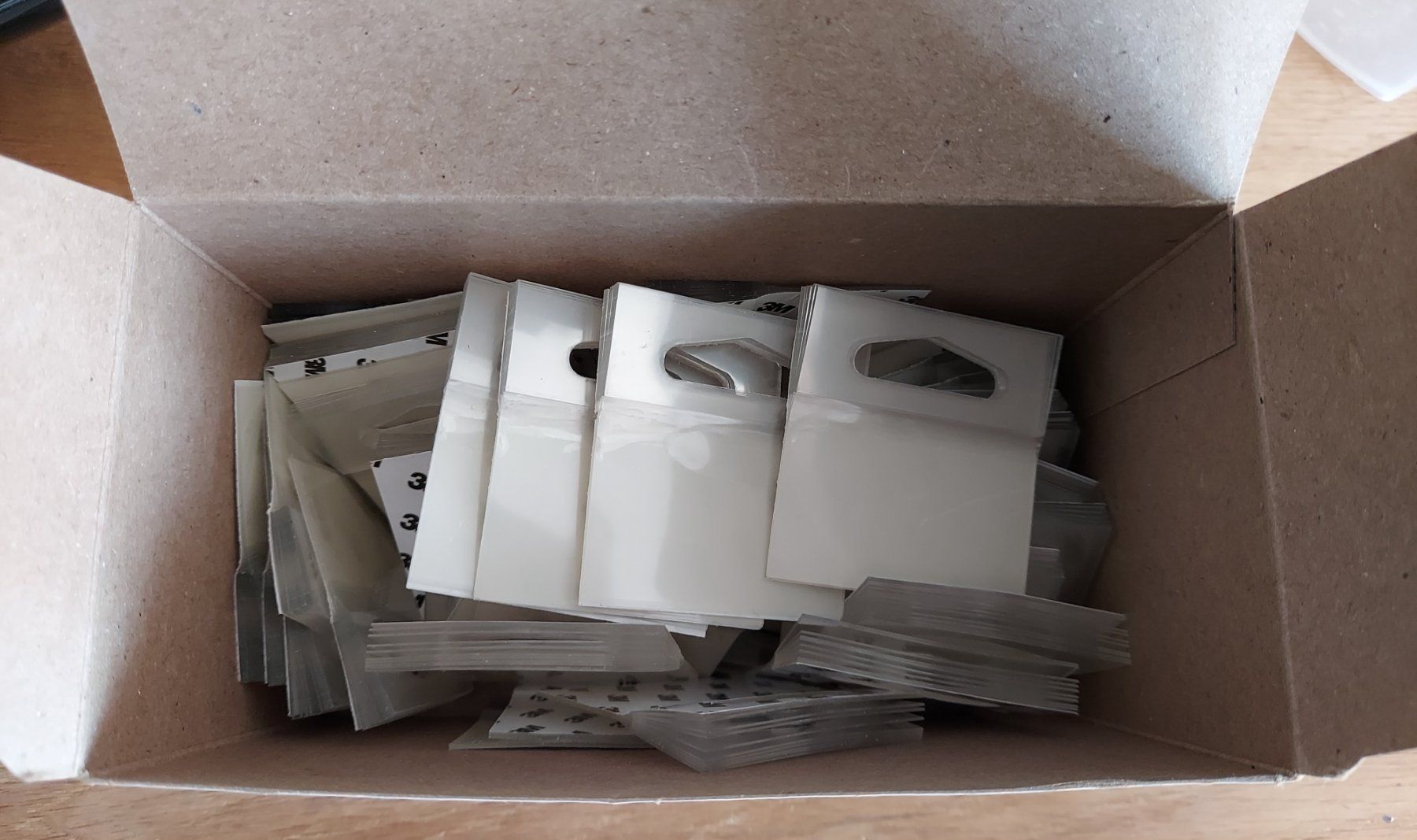 Eisenwaren: 3M Scotch Hang Tabs Selbstklebehaken – Neu und originalverpackt aus Basel von Mazzo84 1