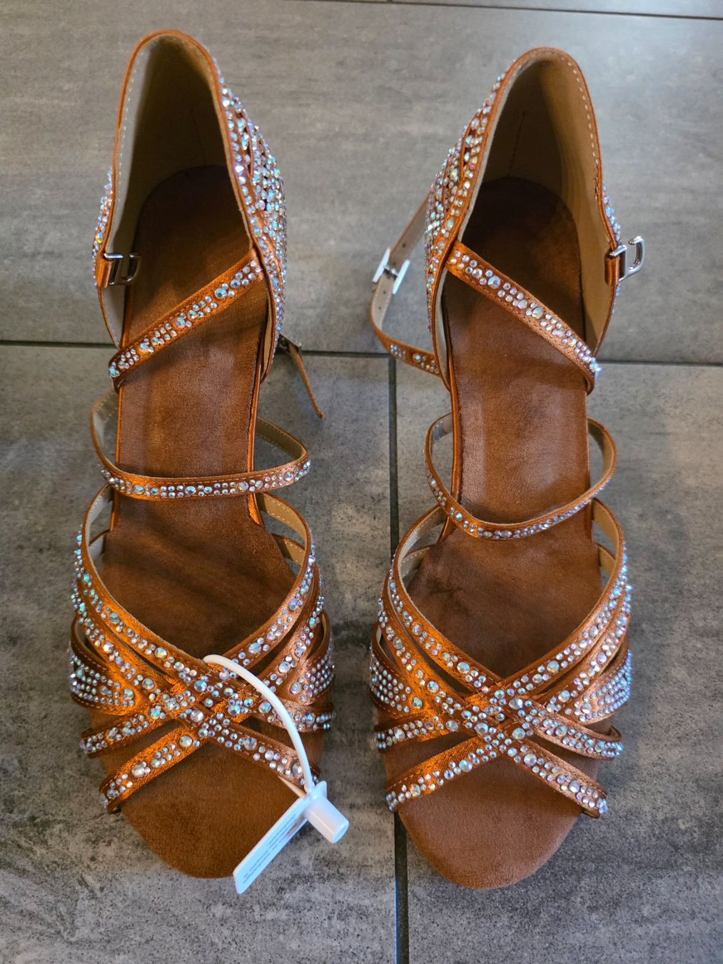 Scarpe da donna: Tanzschuhe Damen mit Steinen Grösse 39 – Nuovo e nell'imballaggio originale da St. Gallen venduto da Danyella4u 1