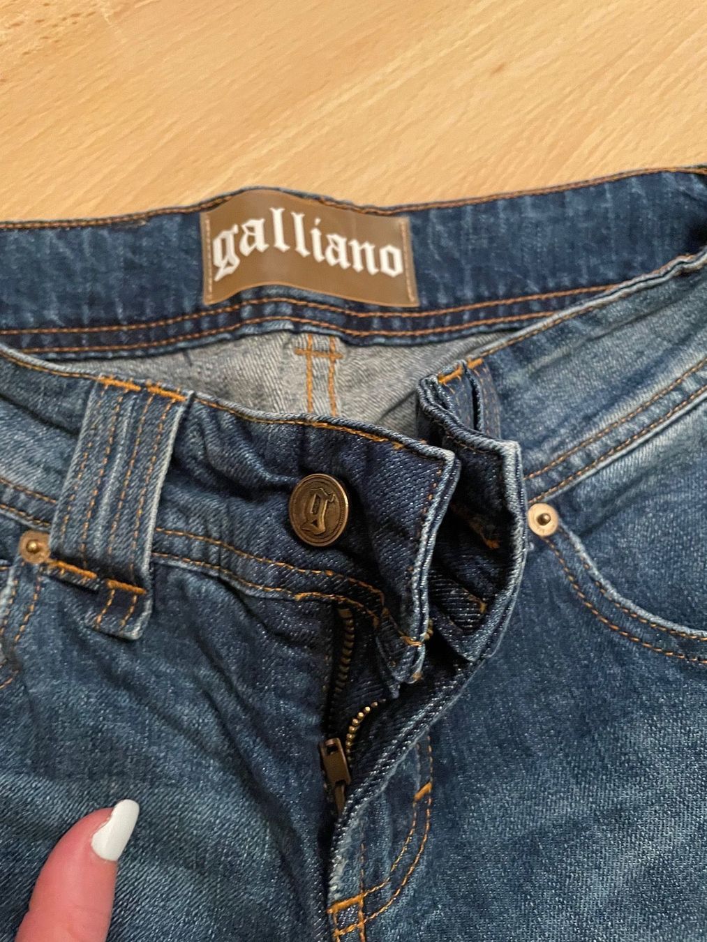 Jeans: Galliano Damenjeans 24/38 – Nuovo (secondo la descrizione) da Gossau ZH venduto da SistersBeauty 3