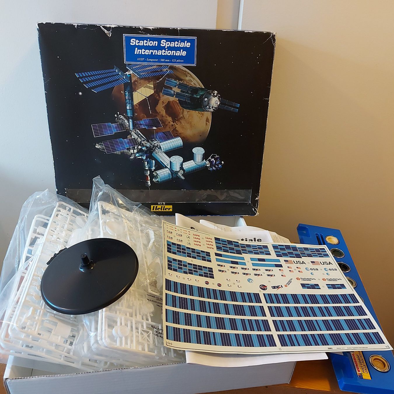 Heller Kit di modellismo & Modellini statici: Station Spatiale Internationale Heller | Nr. 60444 | 1:125 – Usato da Schlieren venduto da Norauro