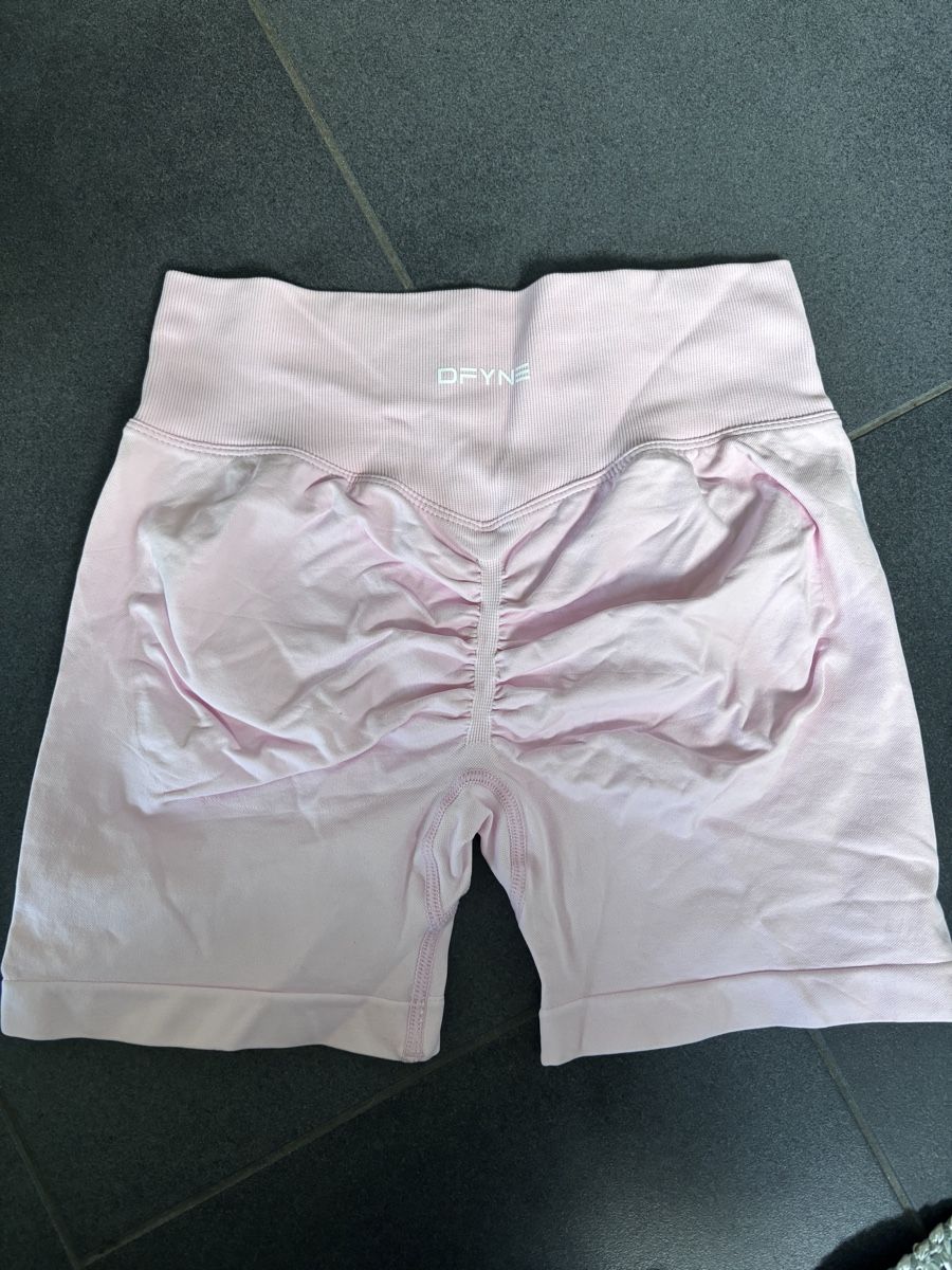 DFYNE Leggings: Dfyne impact shorts, rosa, Gr. S – Gebraucht aus Seuzach von len_6mrv 1