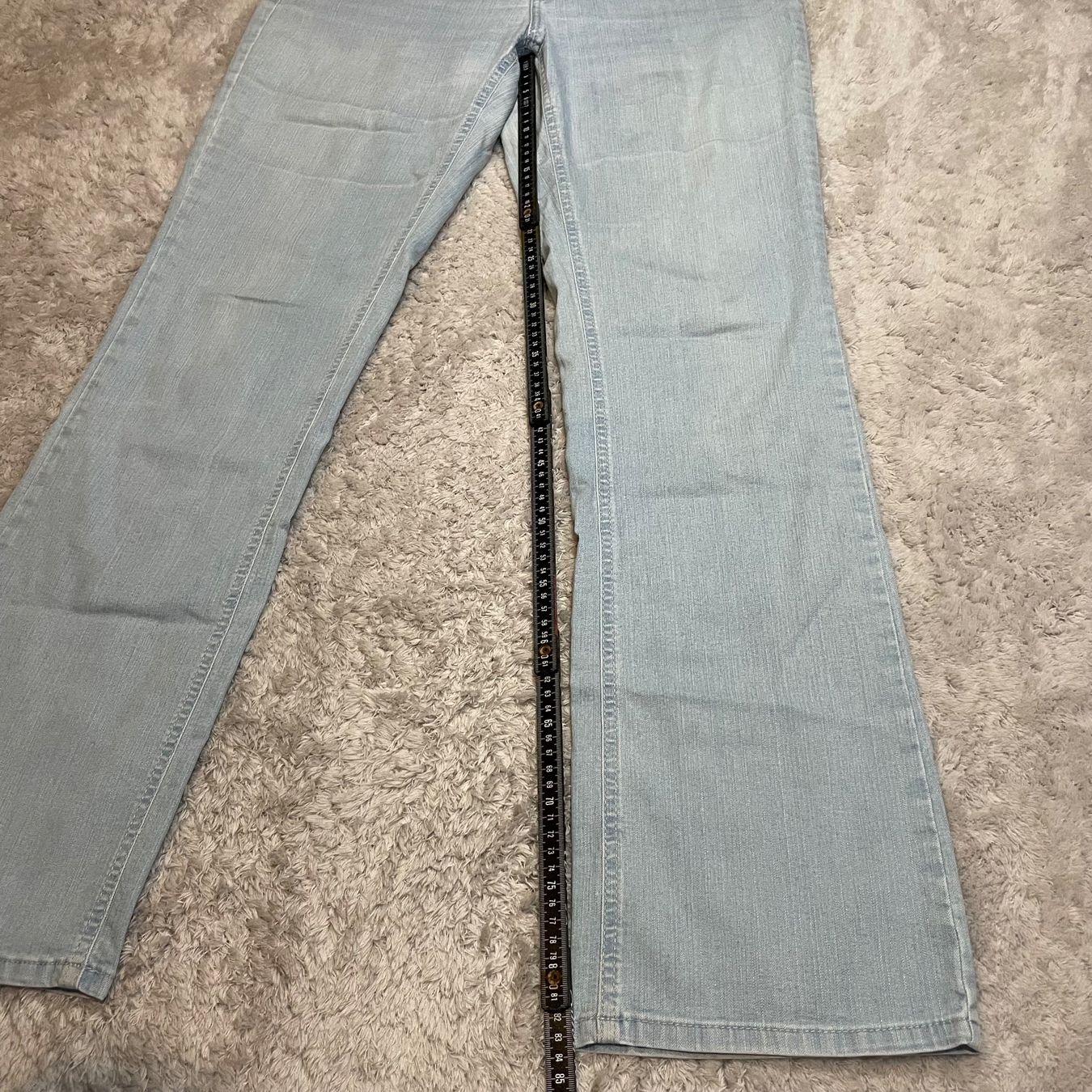 Jeans: MAC Damen Jeans Hellblau W33 Bootcut Strass Top Zustand – Usato da Bubikon venduto da SwissSecondLife 1
