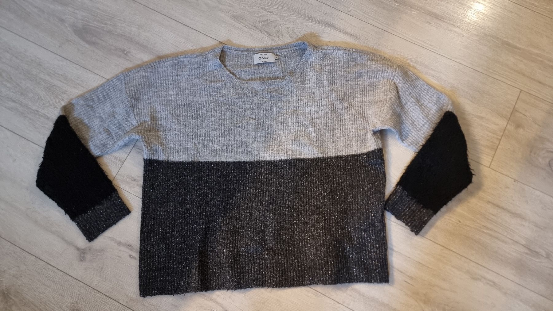 Only Maglioni & Felpe: Only Pullover, Grau/Schwarz, Gr. s Kuschelig  – Usato da Wigoltingen venduto da Zuckerfee84