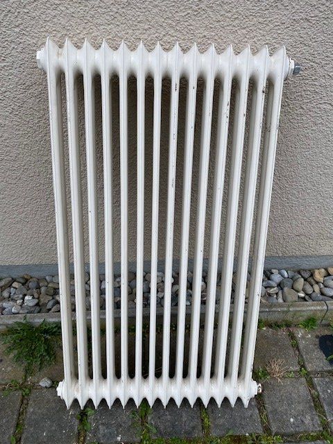 Radiatori: Verticaler Radiator – Usato da Niederhasli venduto da Tigerproduct 2